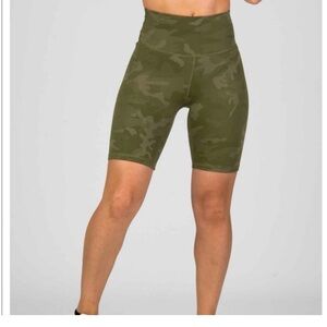 P'tula Green Bike Shorts High-Waisted Athletic Fit